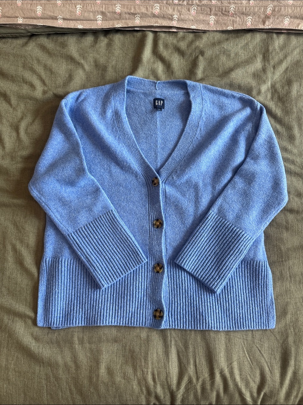 Gap cardigan